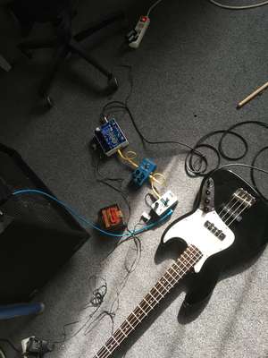 Basse et effets au sol